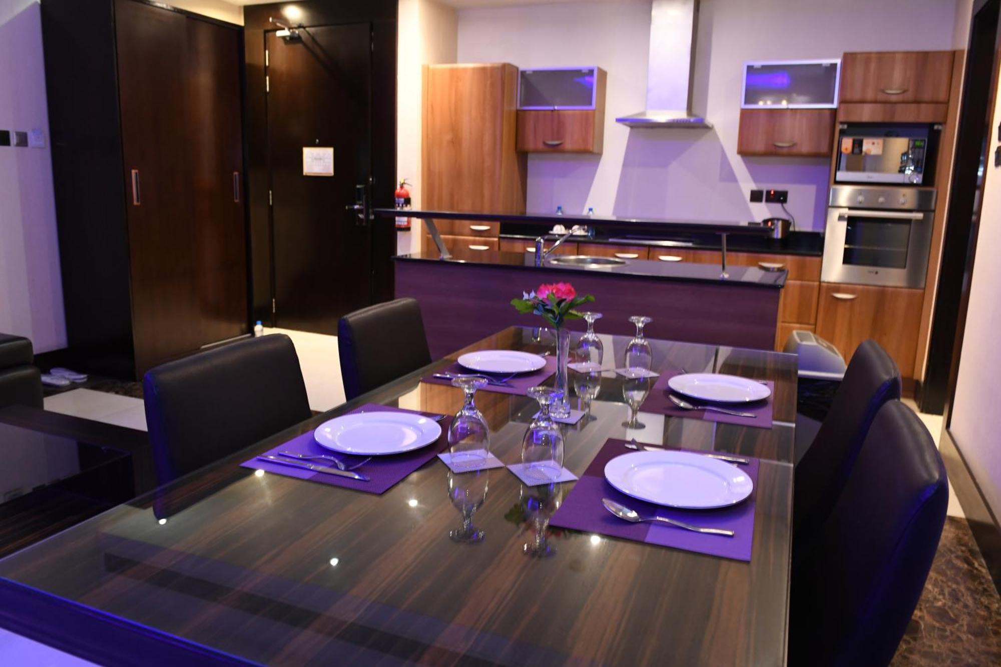 Ista Suites Seef Al-Manamah Bagian luar foto
