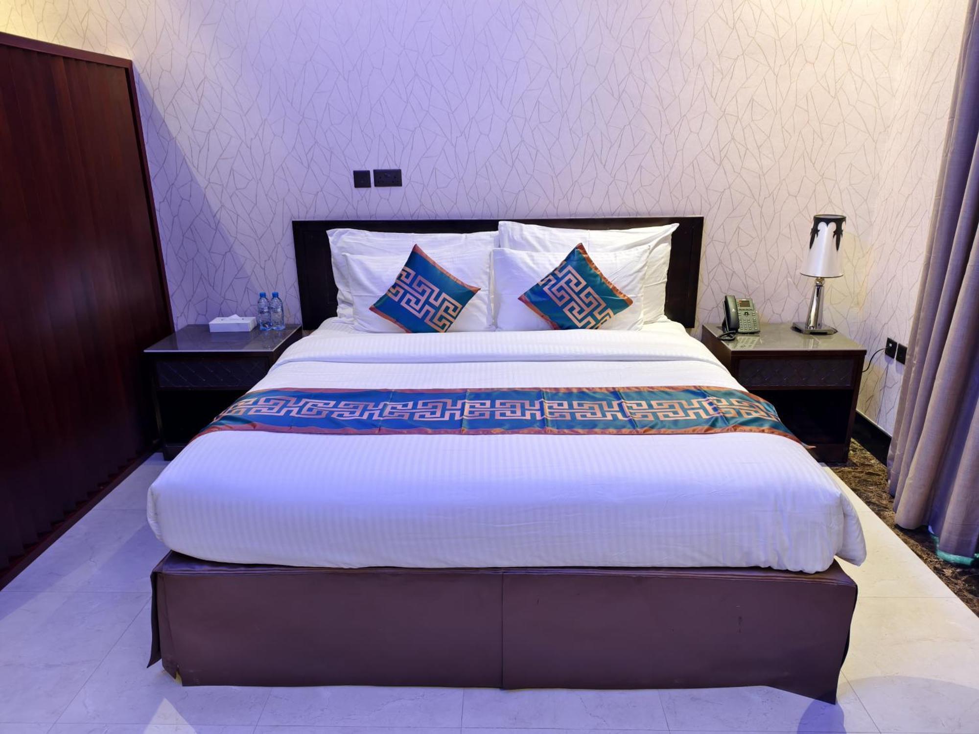 Ista Suites Seef Al-Manamah Bagian luar foto